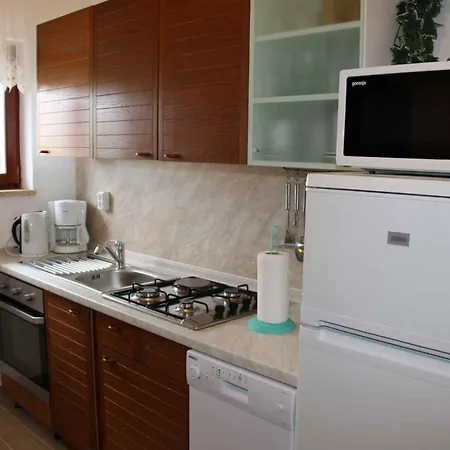 In - Insel Krk 13439 * Silo (Krk)