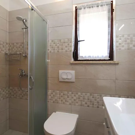Apartment In Silo/insel Krk 13439