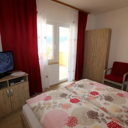 Apartment In Silo/insel Krk 13439